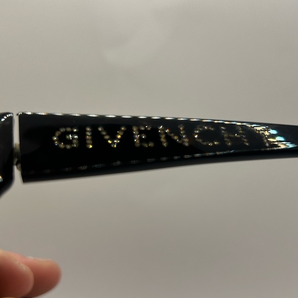 Givenchy Sunglasses SGV616S - Picture 7 of 9